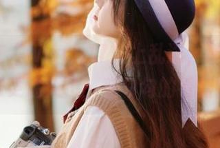 在“www.17”上乱逛，最近线路好像更迷人了，直勾勾的看着我！