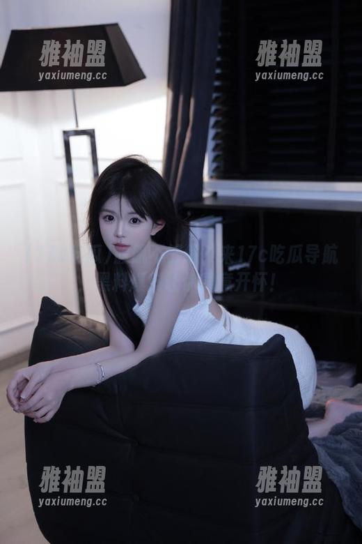 腹肌不够练？来17c吃瓜导航，黑料爆料让你肆意开怀！