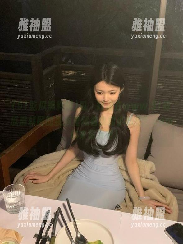 51吃瓜黑料网 瓜,好像在www.51吃瓜黑料网的视频里藏着我的小秘密?.com,你来猜猜吧!