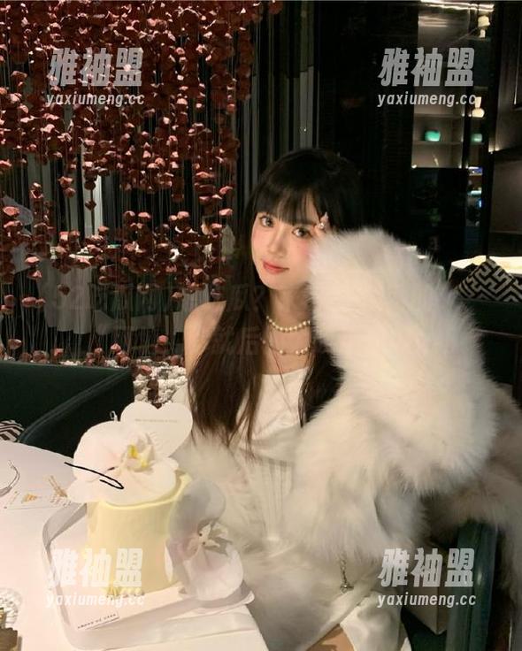 52吃瓜网 想吃瓜?来52吃瓜网的”、“网址,你就后悔太晚追到瓜!