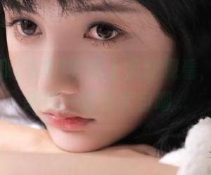 在58吃瓜上疯狂观看，一边翻嘴巴一边无奈自嘲…