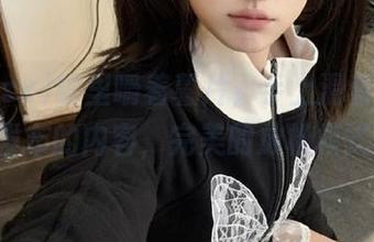 嘴里嚼着薯片，手上滑着718.sx发布的内容，完美的放松模式！