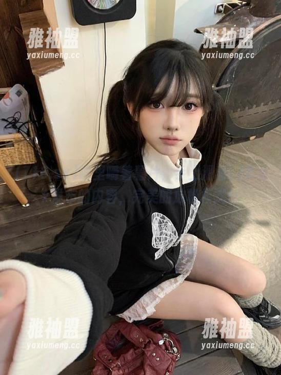 718.sx 嘴里嚼着薯片,手上滑着718.sx发布的内容,完美的放松模式!