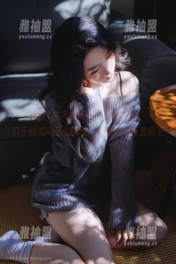 在“91黑料”网站翻滚，一颗瓜子的咸味还在嘴里，周围的声音变得更丰富