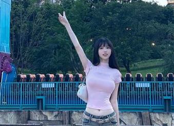 “官网”魔力：我把“91黑料网”的趣事分享给朋友，顿时整个群炸裂了！