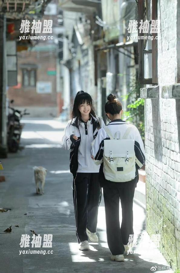 五一吃瓜群众网 想知道吃瓜的正确姿势?下载“五一吃瓜群众网”。