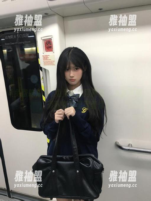 免费吃瓜网首页：八卦不停，瓜就在那里等着你！
