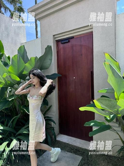 吃瓜网红 “吃瓜网红”网址里的“事件”,像极了生活中的小插曲,闲得发慌时,不妨来指指点点。