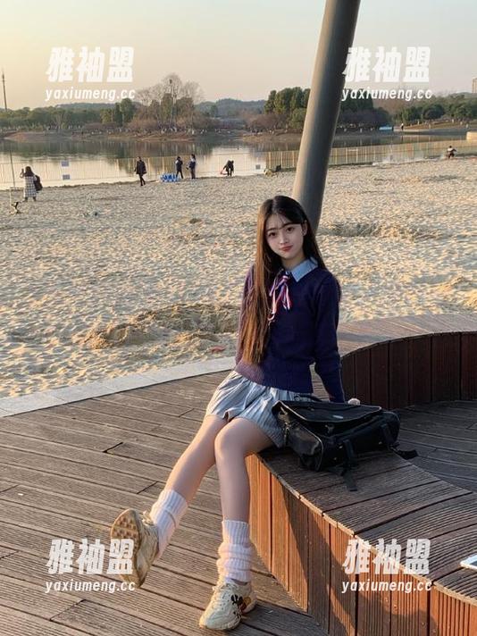 下载了国产黑料网，惊奇与无法抗拒的吸引同时滋生！