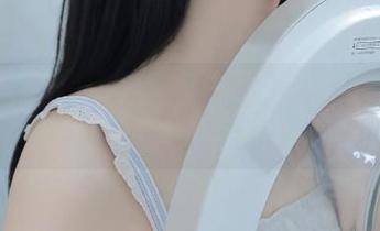 “明星黑料”更新：居然有人在录音室吃面更有戏？！