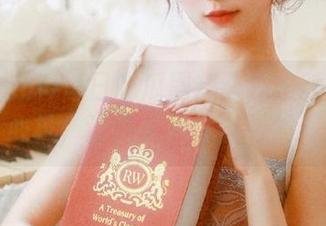 每日吃瓜黑料入口：踩错脚印的小心机，让我看见你微微的尴尬。
