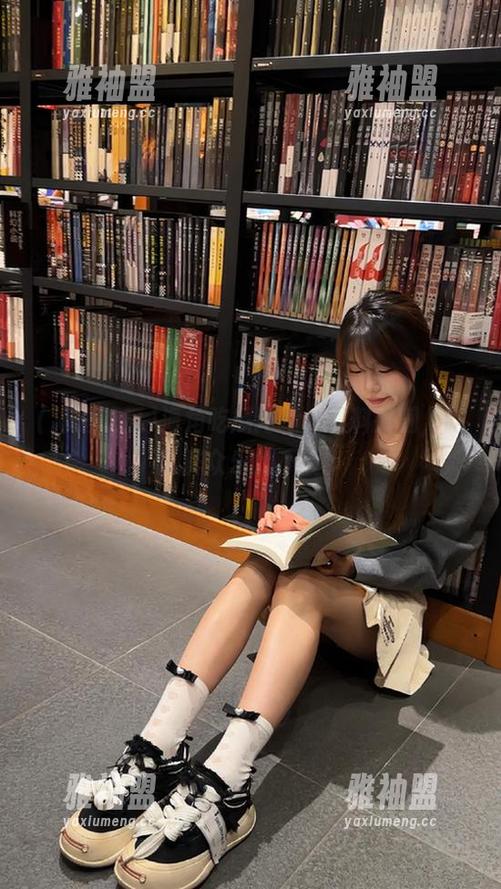 海角吃瓜 海角吃瓜网址:黑料如潮,吃瓜群众乐此不疲!