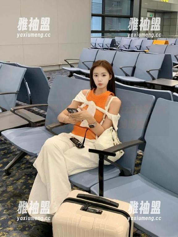 把心放宽，登录zztt32.ccm黑料不打烊，八卦从未如此香！