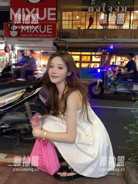 不想太无聊的话，赶快下载“万里长征黑料不打烊so”，给生活加点黑料调味剂