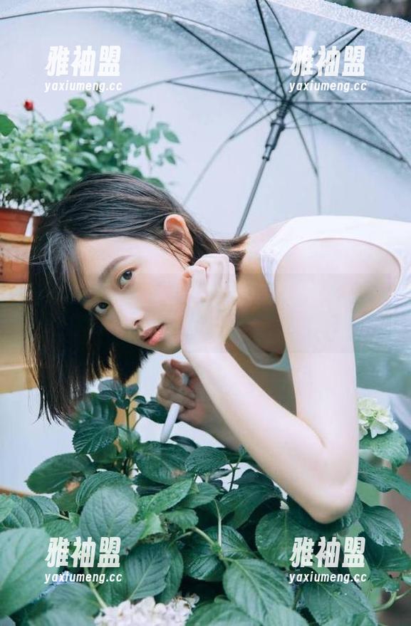 黑料正能量 黑料正能量官网:视频多到让你眼花缭乱,真是接不完的瓜啊!