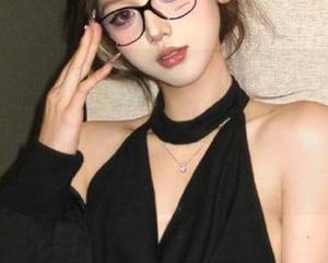 我居然在黑料社区官网观看完一晚，肚子饿的不行，只能把瓜瓜们直接变成宵夜！