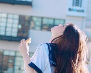 登录黑料社区官网，好像打开了另一扇门，不小心被黑暗中的光亮闪瞎了眼！