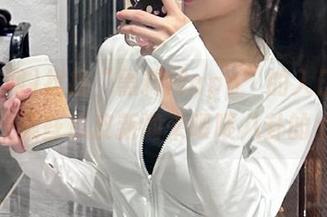 找找“黑料网app”的入口，顺便收集些瓜皮新闻来喂喂八卦的心。