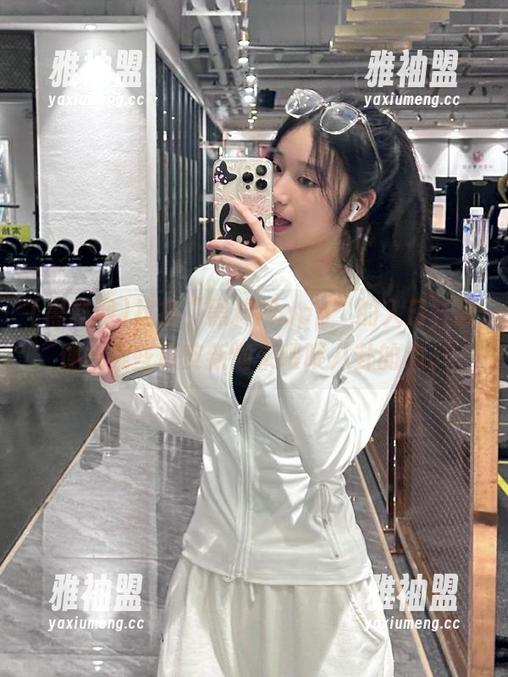 找找“黑料网app”的入口，顺便收集些瓜皮新闻来喂喂八卦的心。